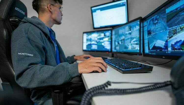 How To Resolve Disputes With Self-Storage Coworkers