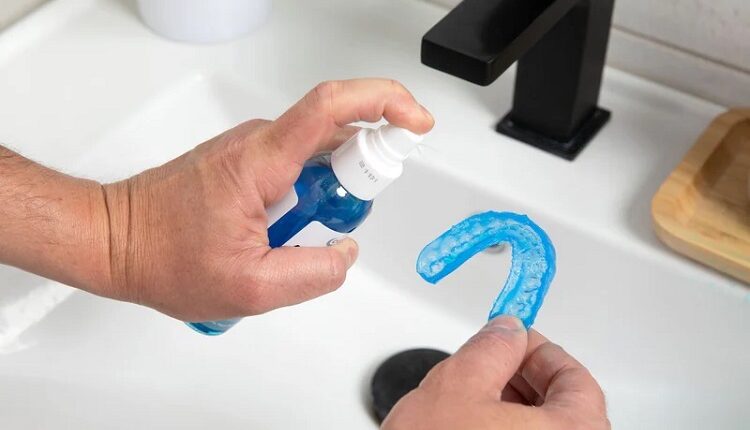 Oral Appliance Cleaner